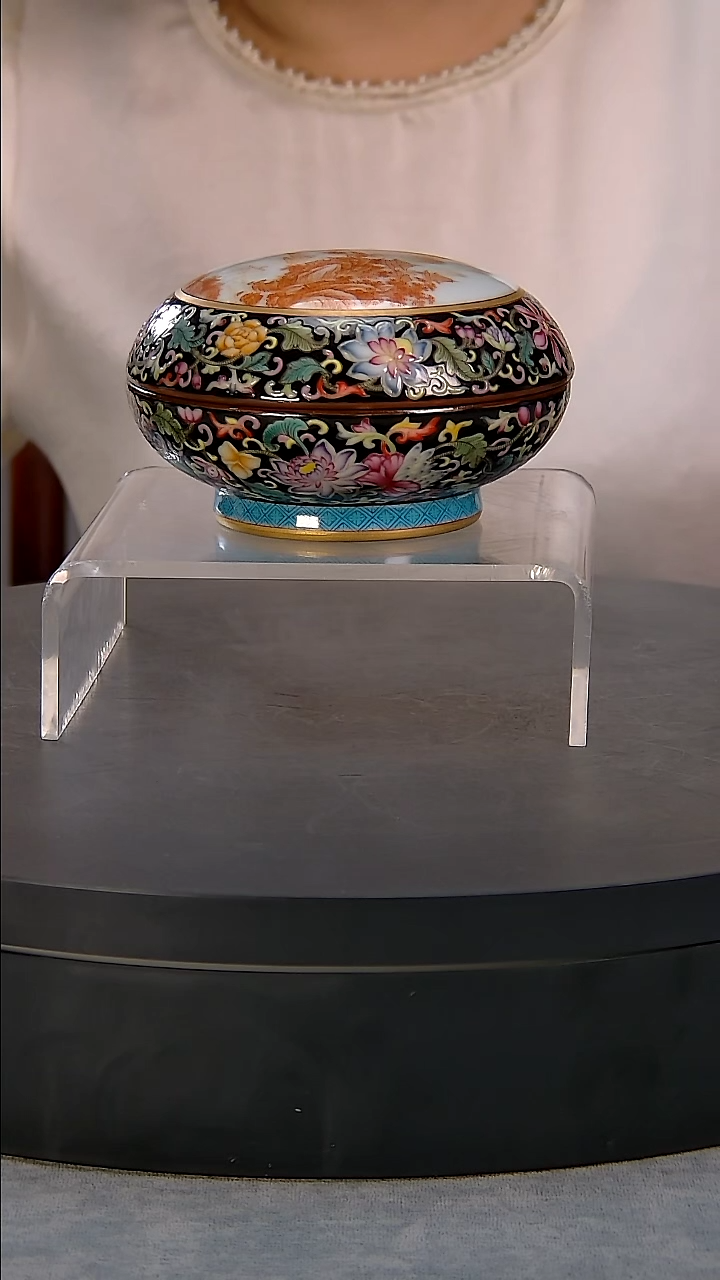 珐琅彩捧盒精品陶瓷