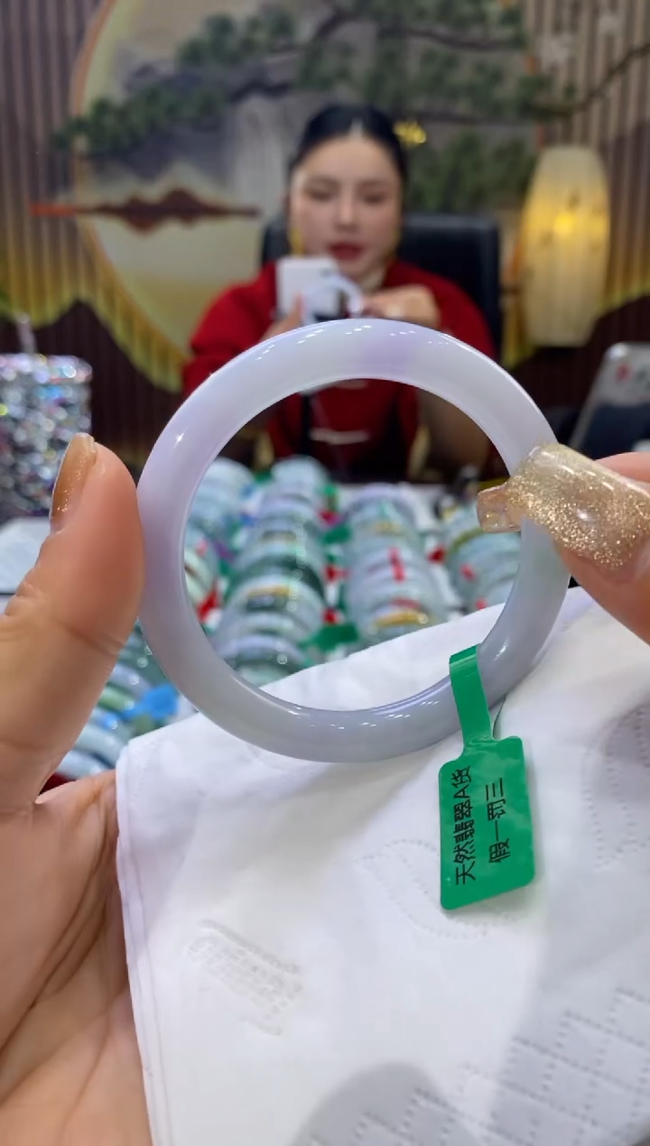 【闪购商品】翡翠手镯未镶嵌多人08590