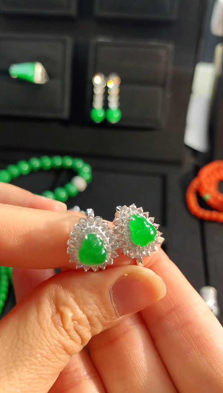 【闪购商品】翡翠耳饰18K金镶嵌耳饰