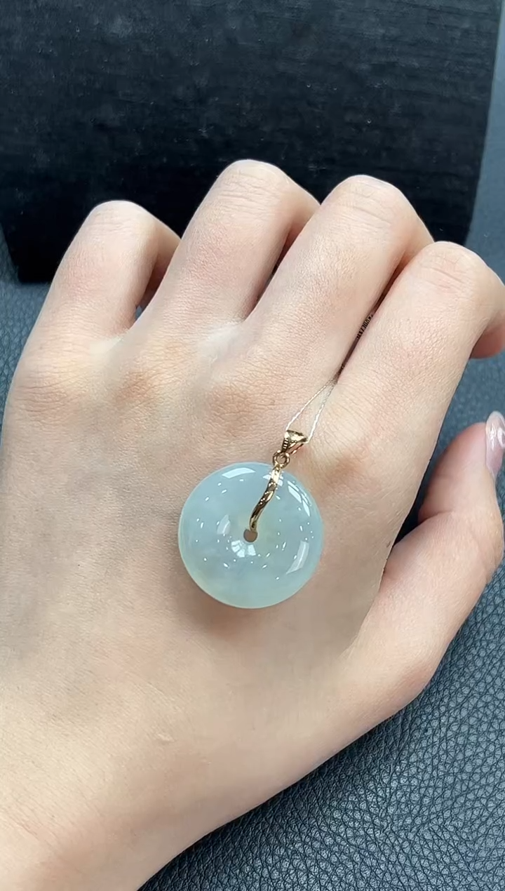 【闪购商品】翡翠颈饰18K金镶嵌平安扣