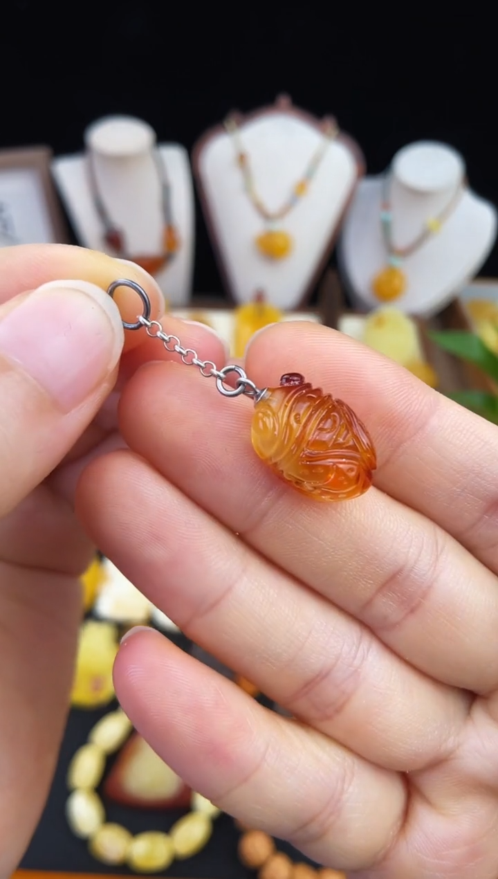 琥珀未镶嵌珠宝奇石柒月