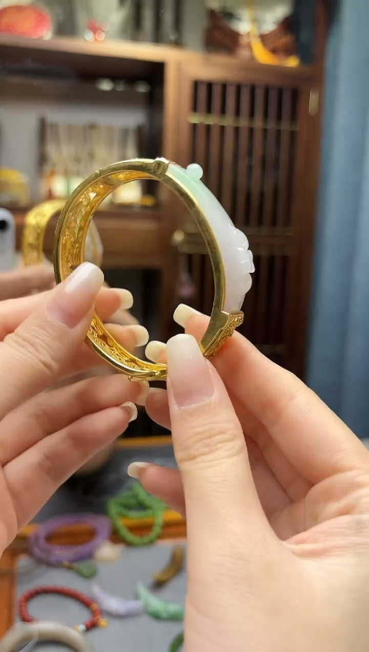 银S925镶嵌挂件翡翠s925银翡翠雕花手镯QJG