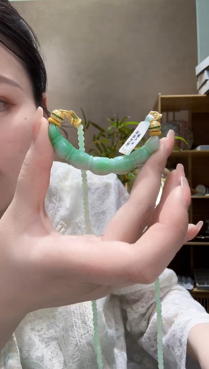翡翠未镶嵌颈饰吊坠