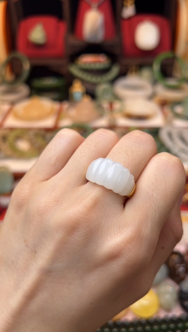 【闪购商品】和田玉戒指18K金镶嵌1