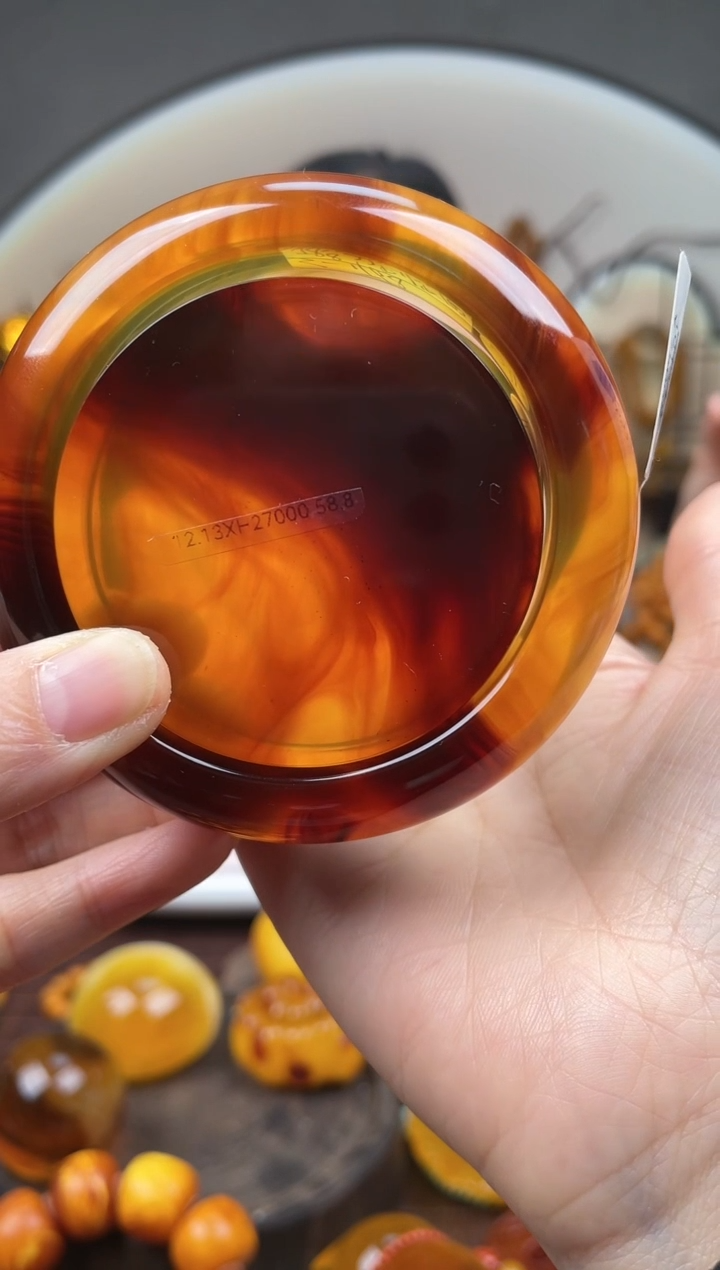 【闪购商品】琥珀裸石未镶嵌首饰 假1赔4 （多样性发货1件