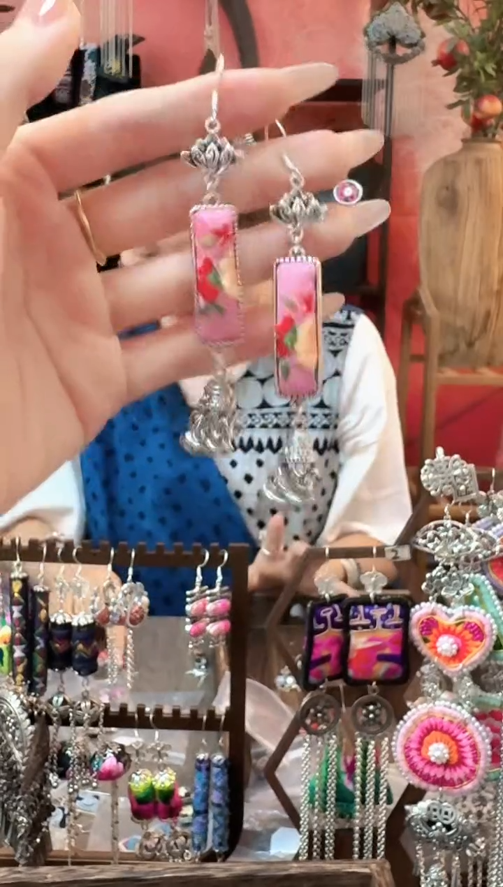 织绣云织谣老绣饰品230