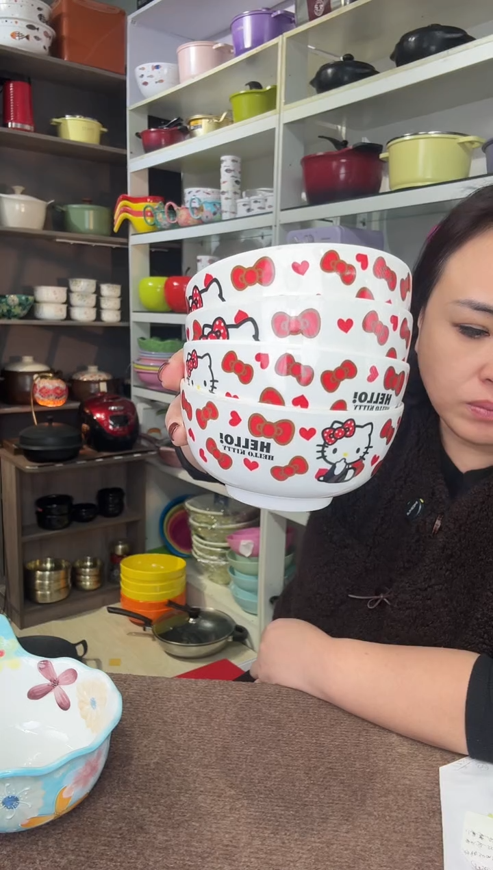 阿**…    小猫碗4个（瑕疵）