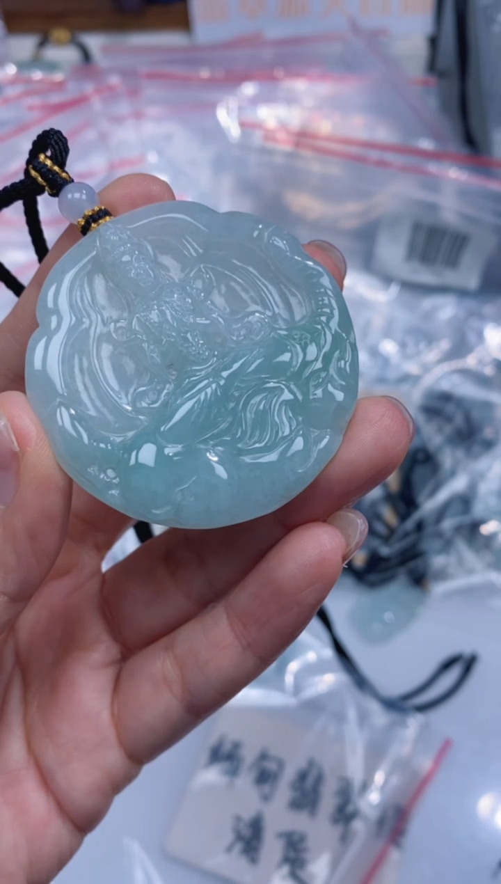 颈饰未镶嵌翡翠吊坠