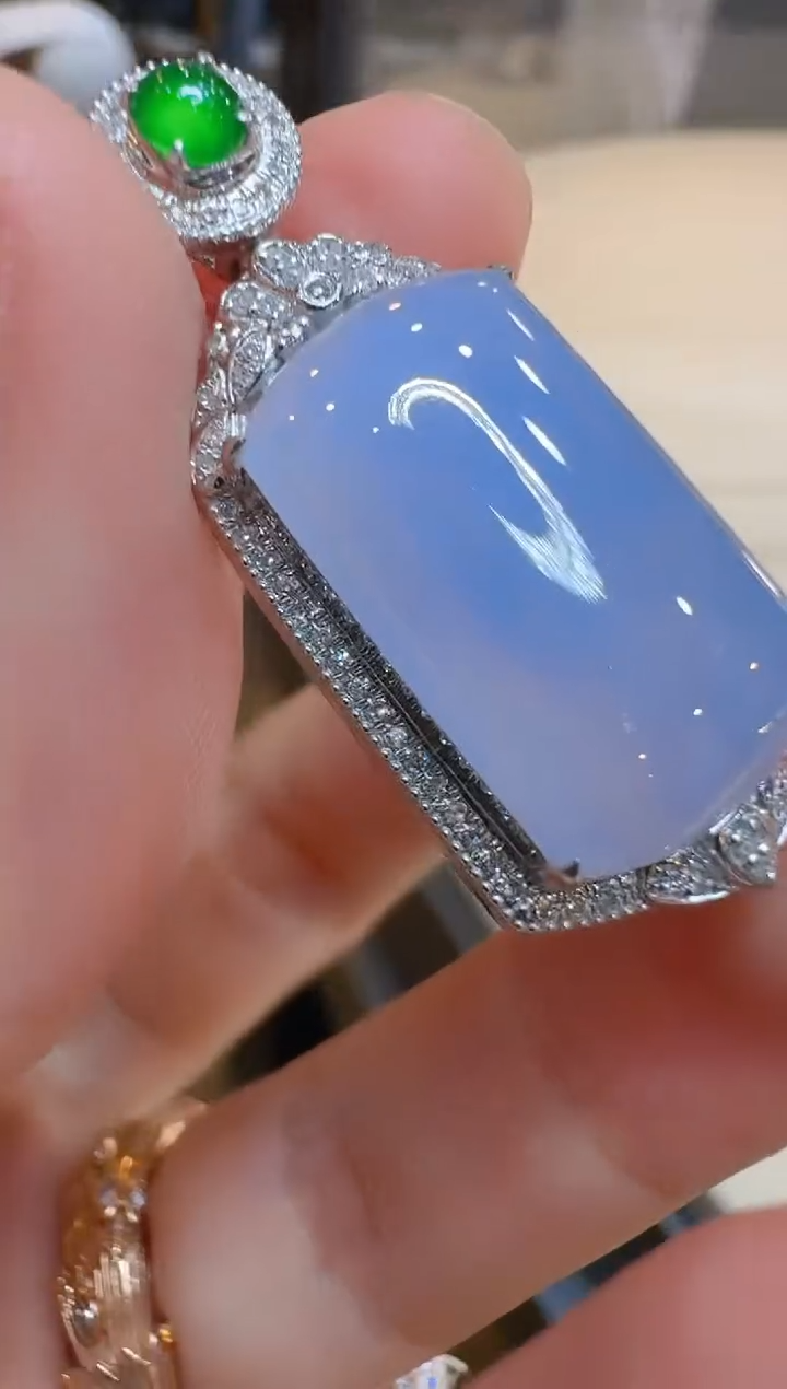 翡翠18K金镶嵌吊坠(不含链)多样性团购发一件