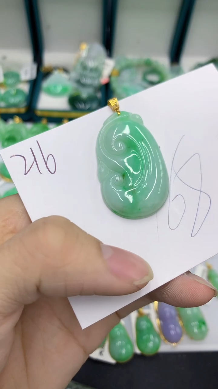 【闪购商品】翡翠颈饰18K金镶嵌翡翠