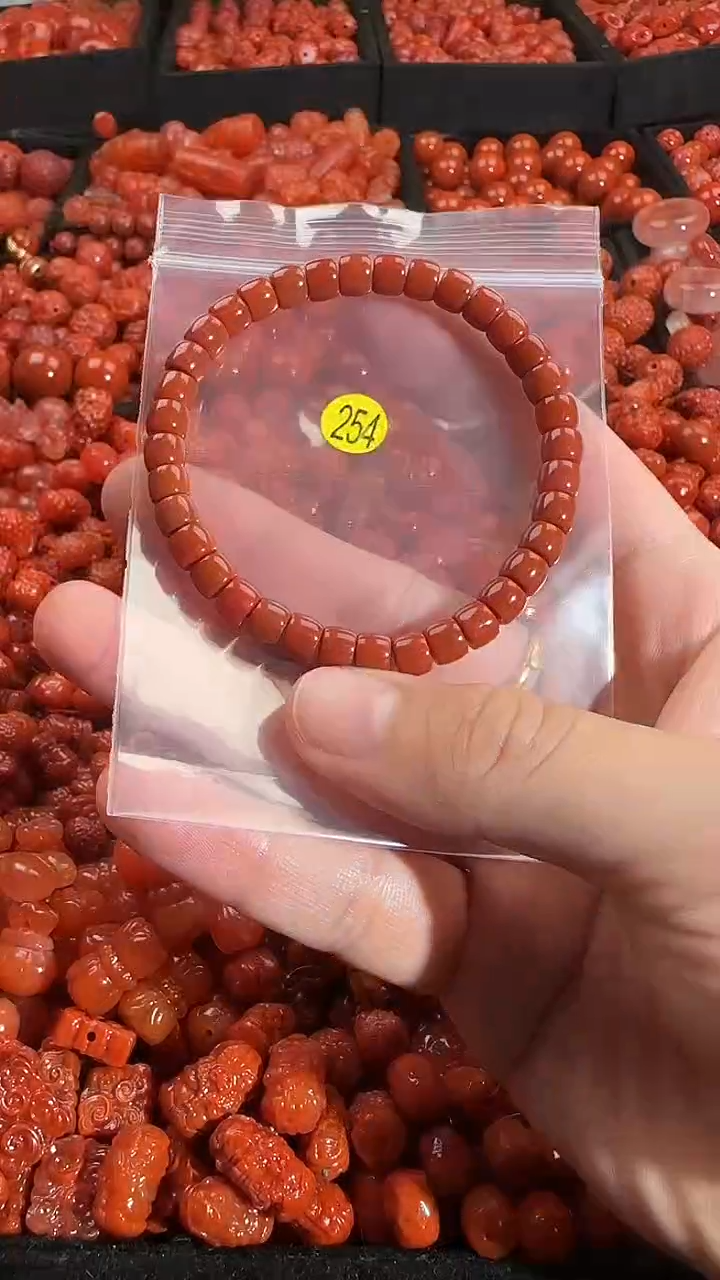 颈饰未镶嵌南红玛瑙1