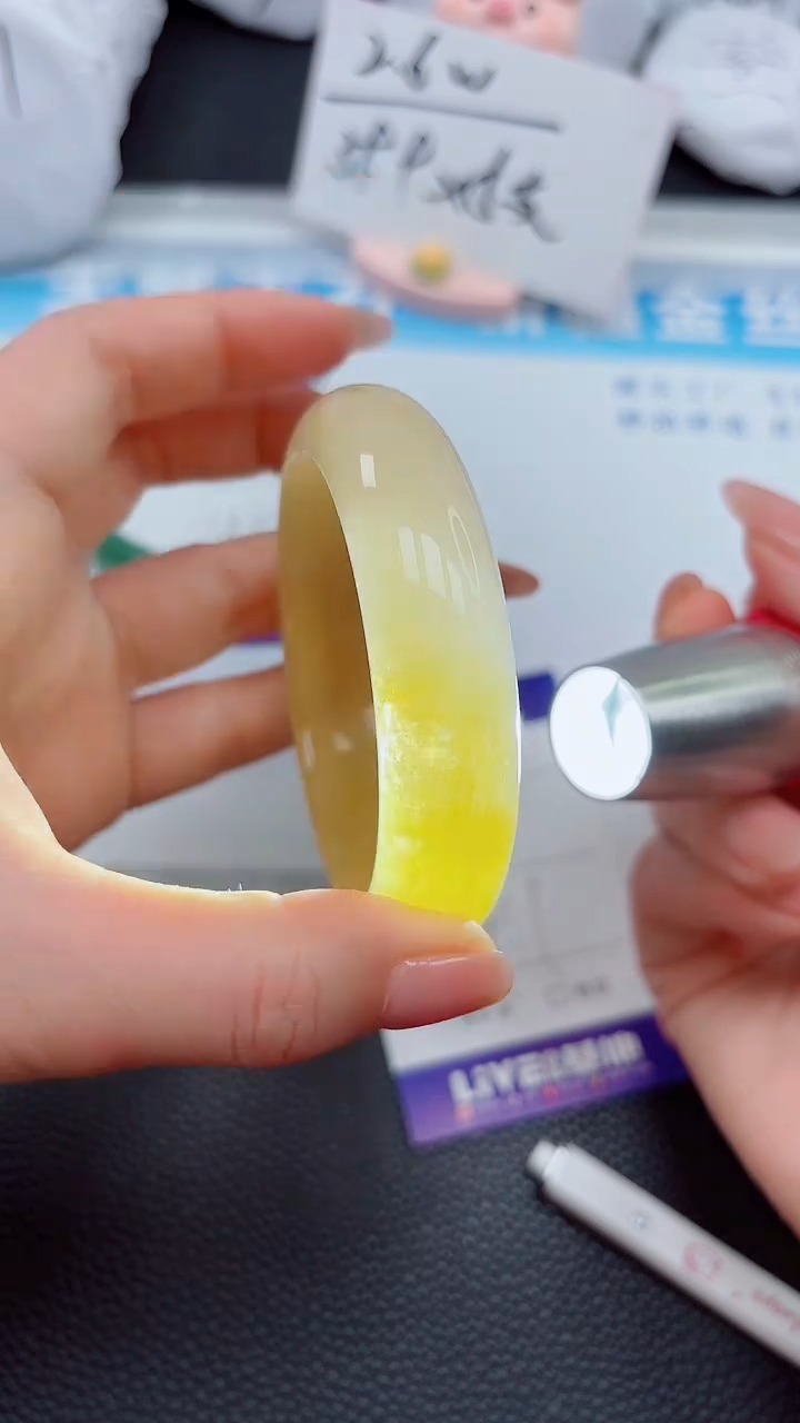 【闪购商品】石英质玉手镯未镶嵌396