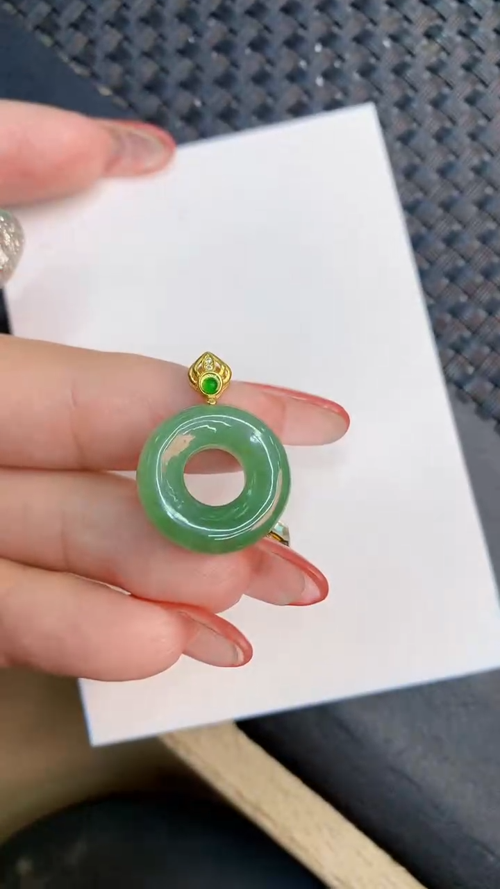 颈饰未镶嵌翡翠1