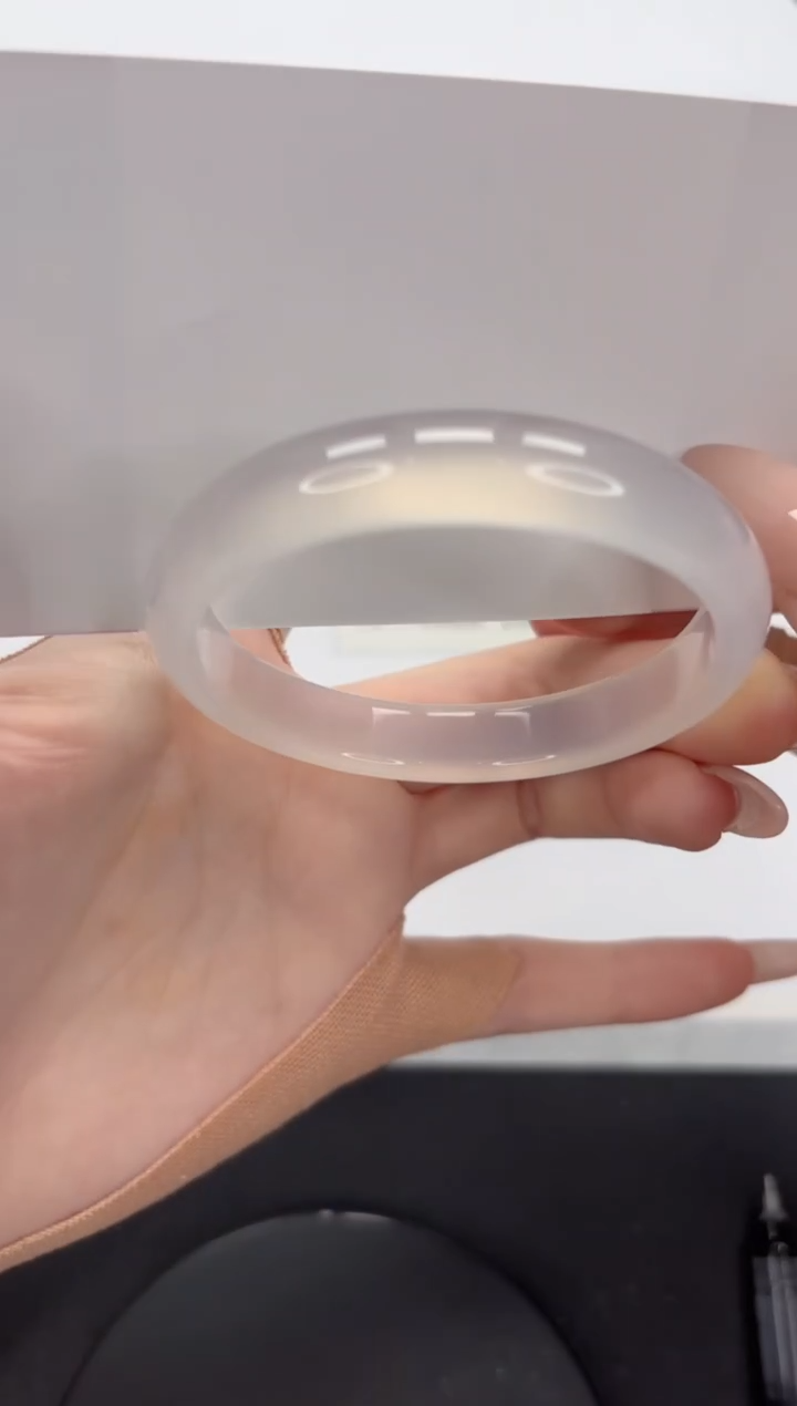 【闪购商品】石英质玉手镯未镶嵌A31-54