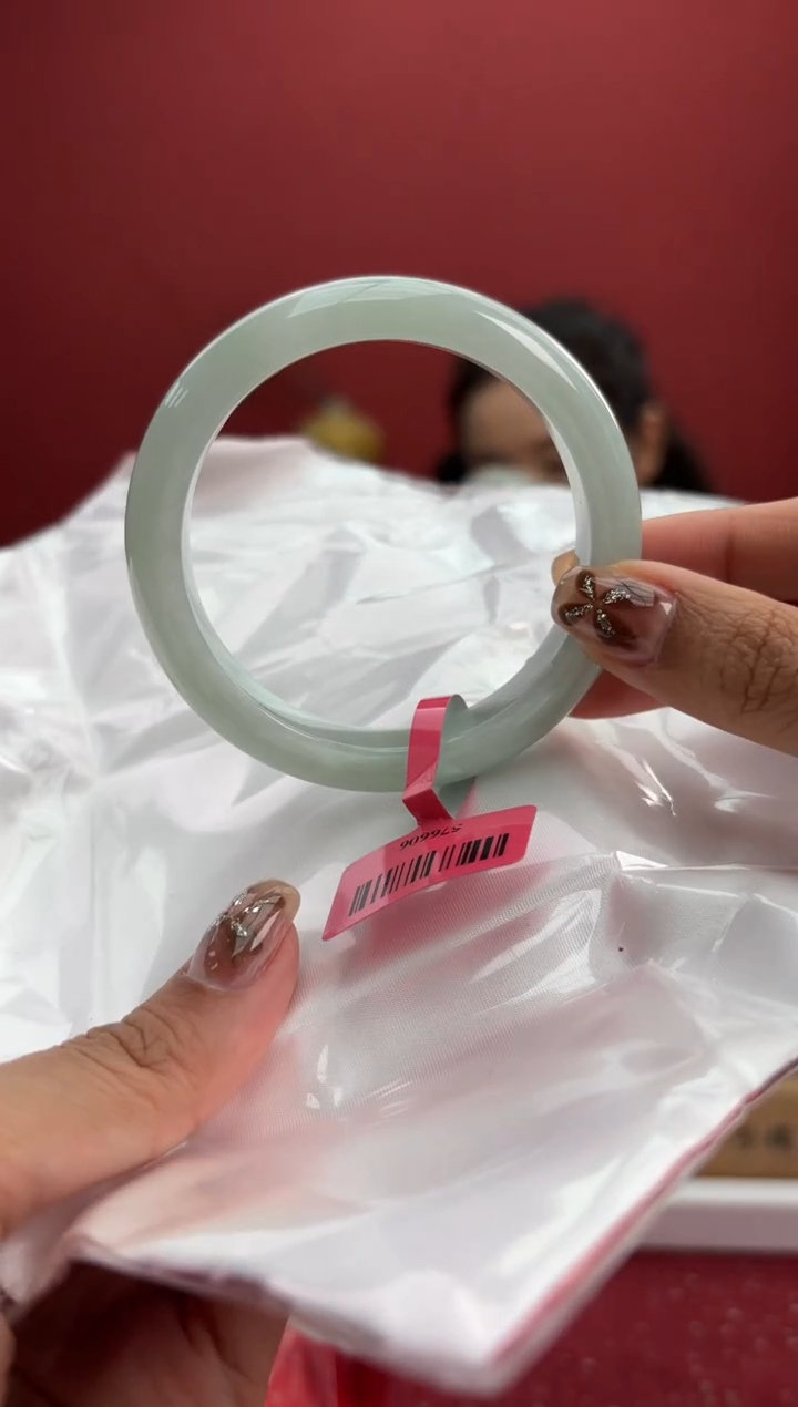 【闪购商品】翡翠手镯未镶嵌22手镯