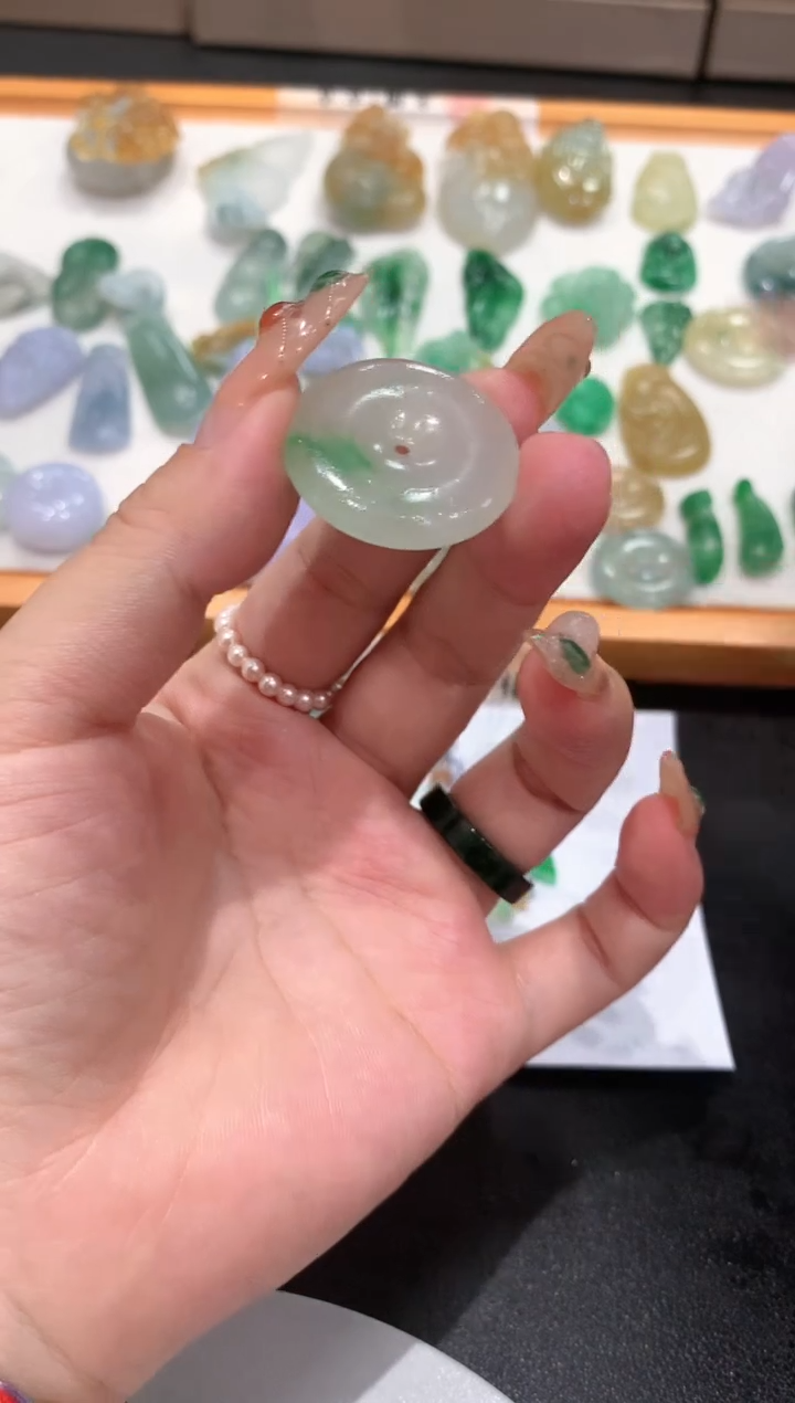 定制翡翠未镶嵌翡翠