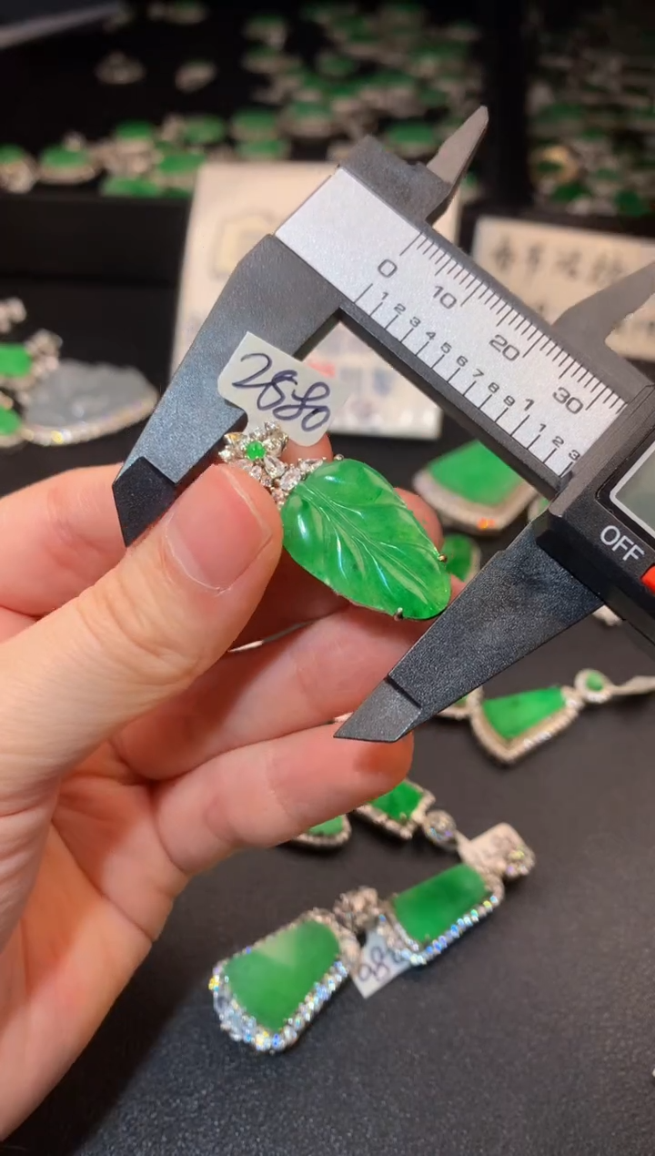 【闪购商品】翡翠颈饰银S925镶嵌翡翠