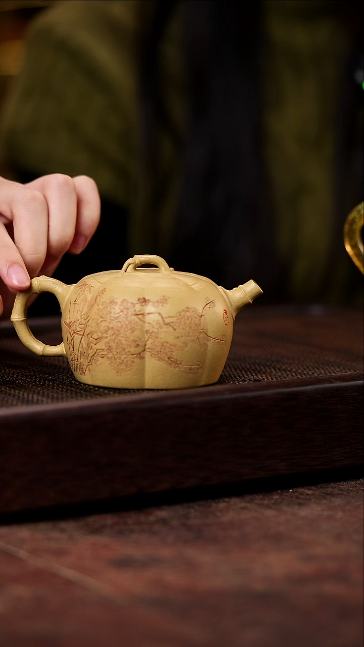 宜兴紫砂黄金段雅竹