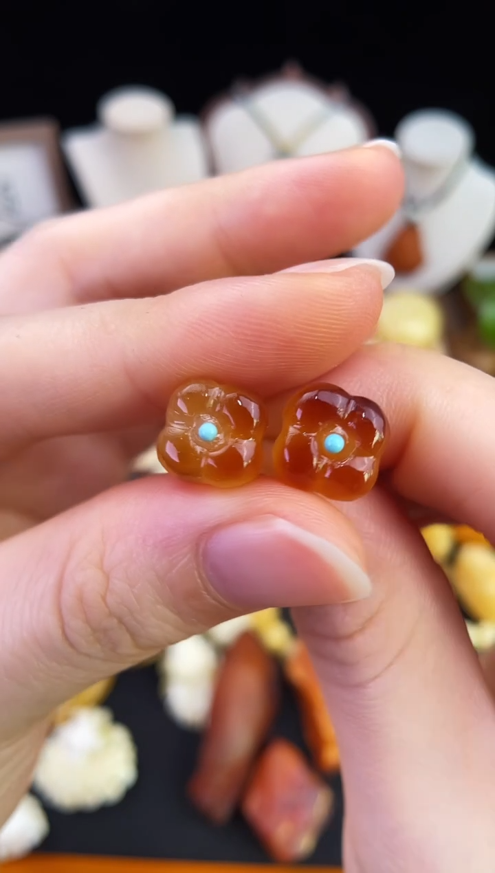 琥珀未镶嵌珠宝奇石多样性发其一