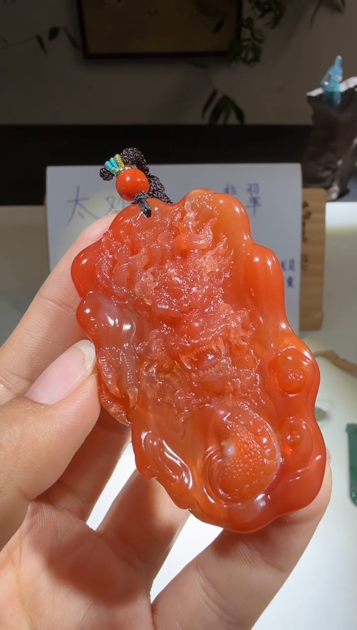 未镶嵌吊坠玛瑙/玉髓龙牌