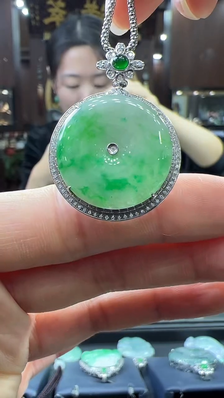 【闪购商品】翡翠挂件18K金镶嵌平安扣不含链