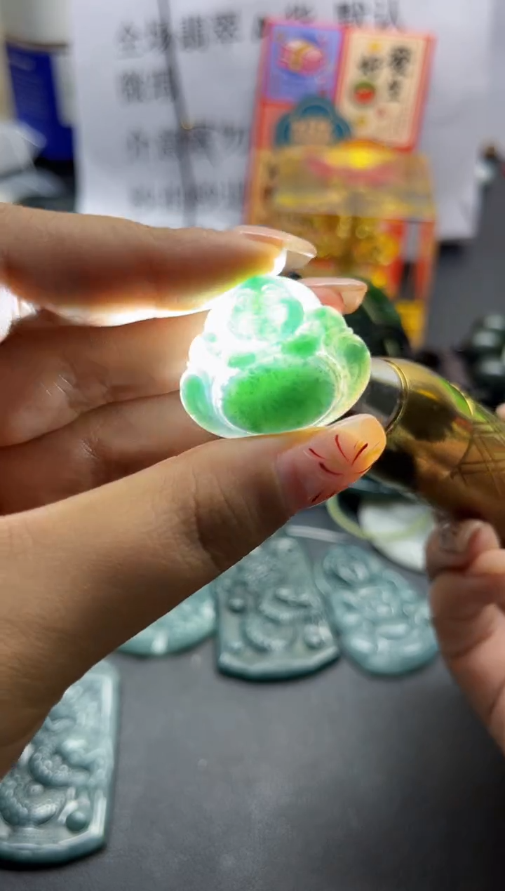 【闪购商品】翡翠颈饰未镶嵌翡翠