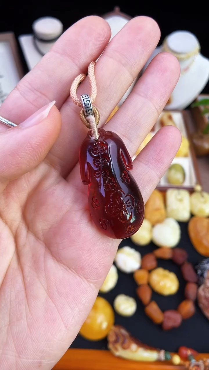 琥珀未镶嵌珠宝奇石柒月