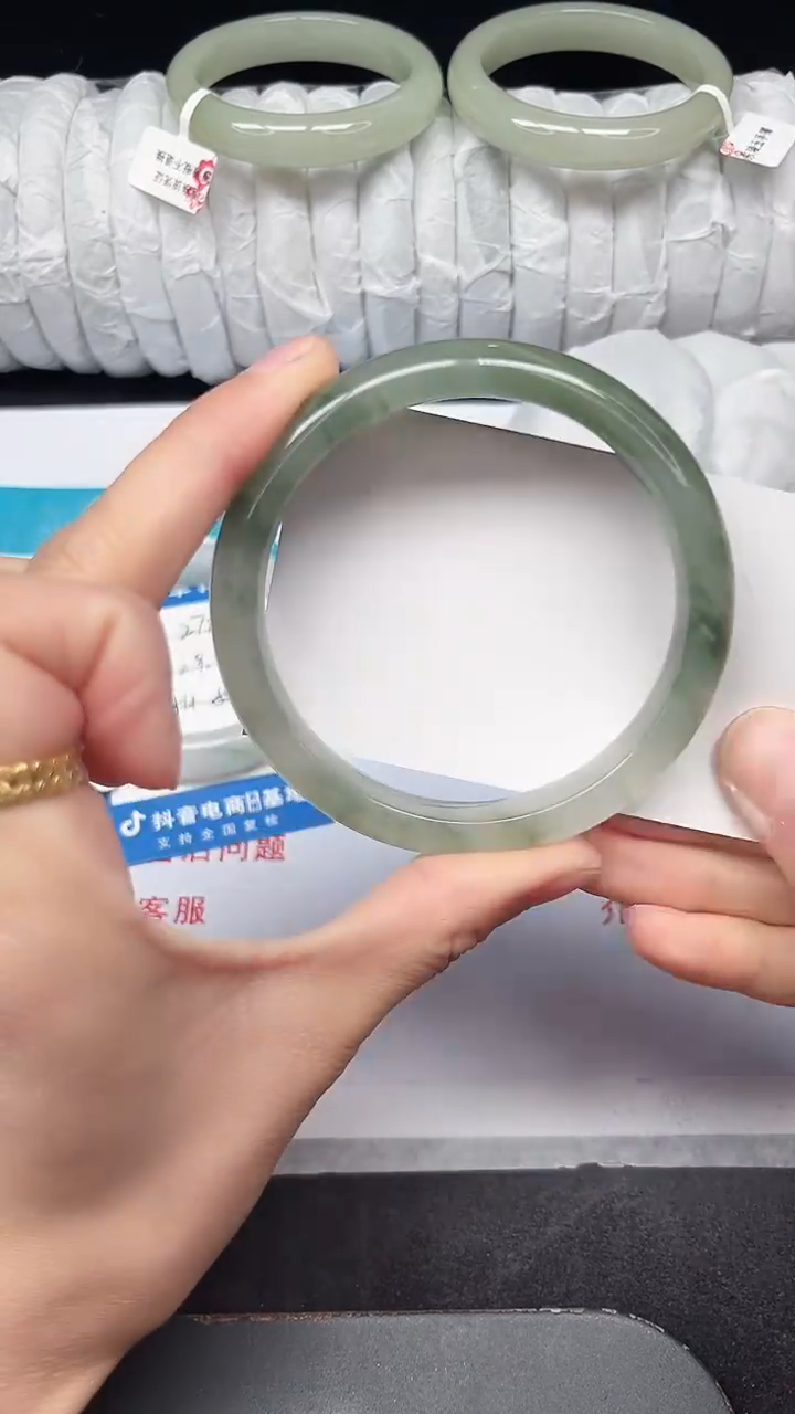 未镶嵌手镯石英质玉273-61/62