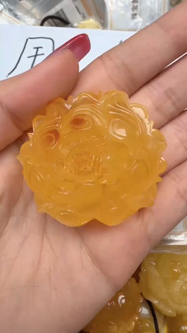 裸石琥珀未镶嵌如图