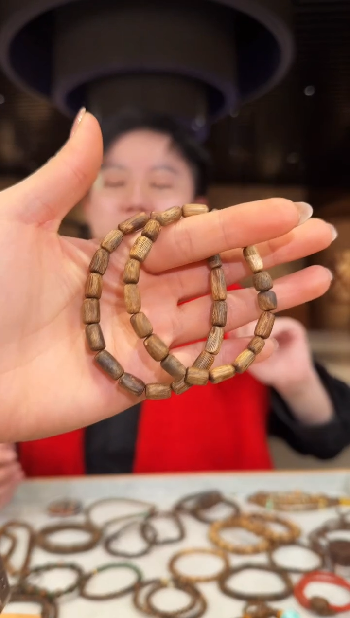 【闪购商品】沉香手串海南莺歌绿棋单圈随形（多样性发其一）