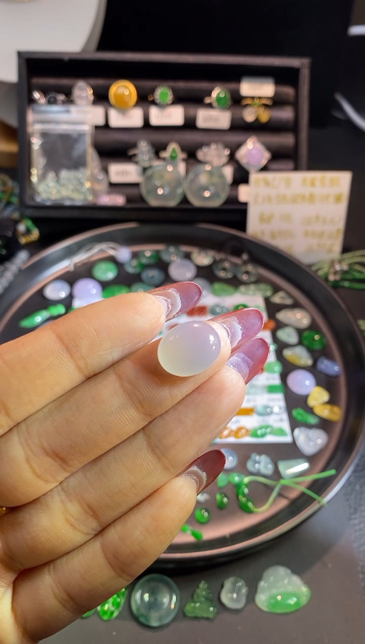 【闪购商品】翡翠挂件未镶嵌蛋面