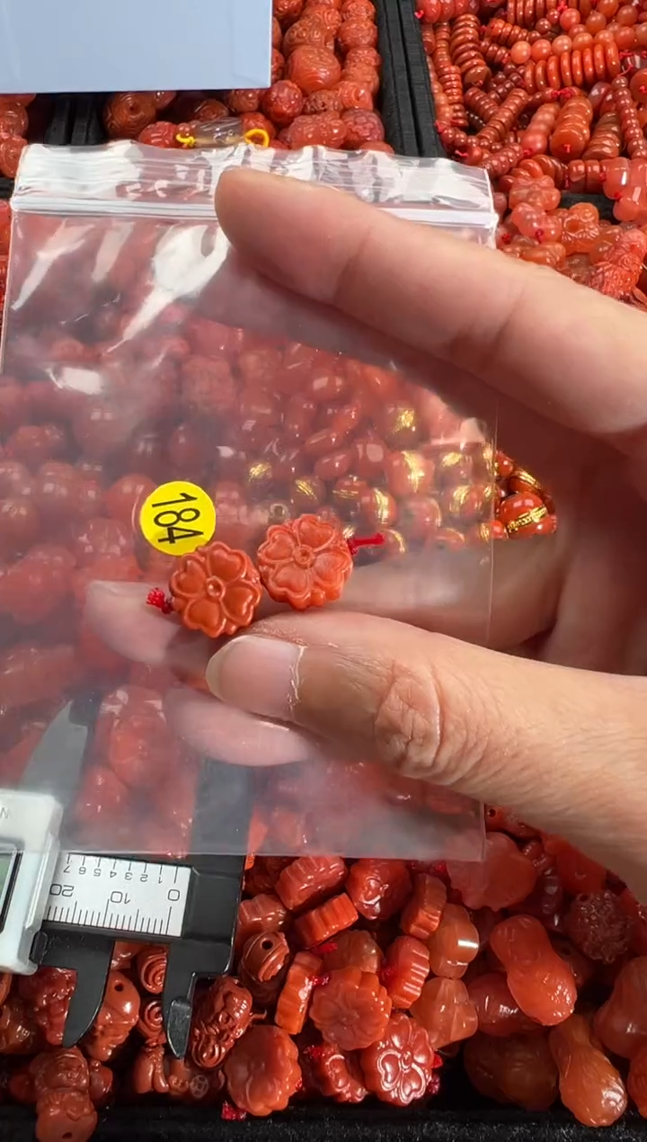 【闪购商品】南红玛瑙颈饰未镶嵌2