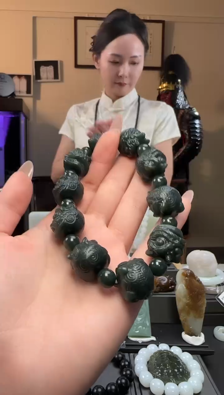 【闪购商品】和田玉手串未镶嵌青玉醒狮