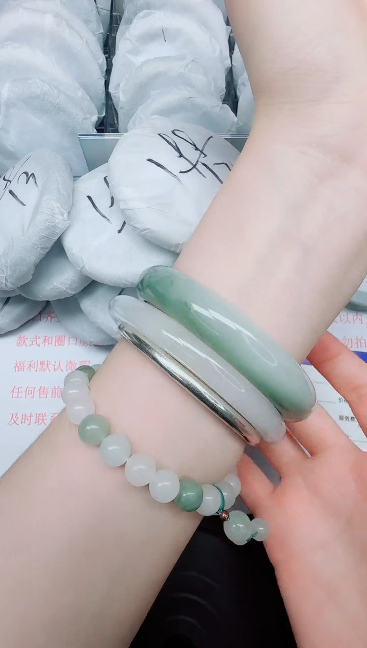 石英质玉手镯未镶嵌594-60.9