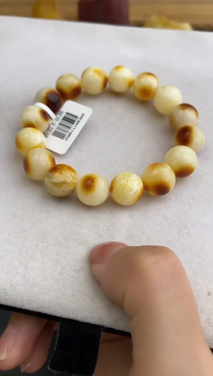 未镶嵌琥珀裸石10526201-手串