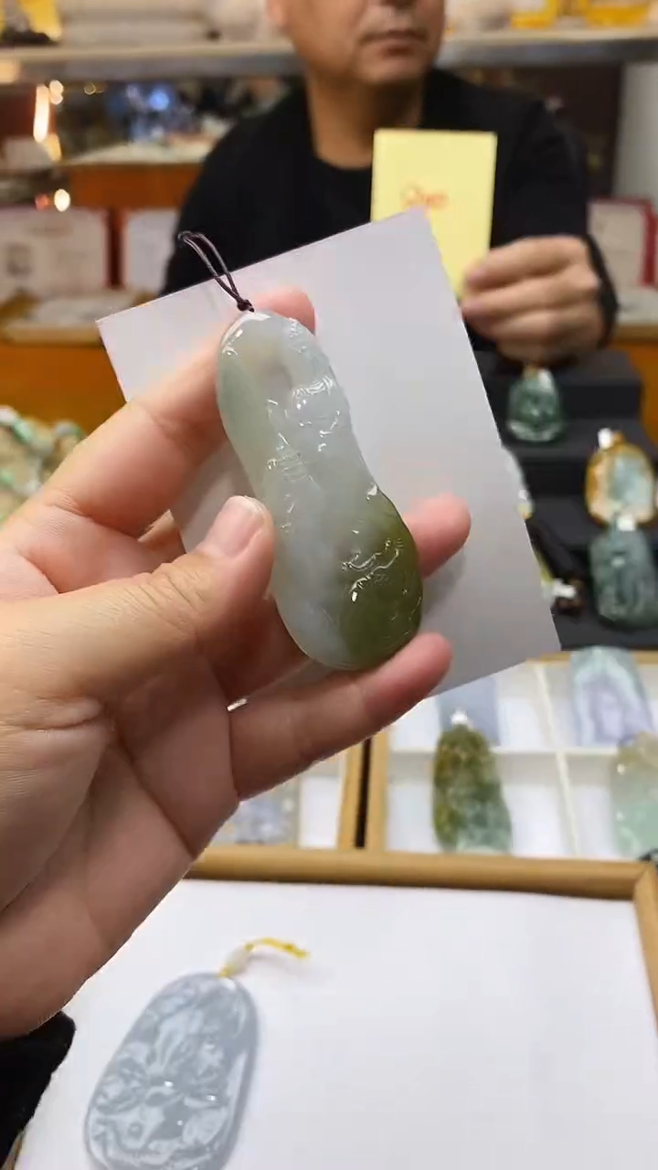 【闪购商品】翡翠颈饰未镶嵌挂件