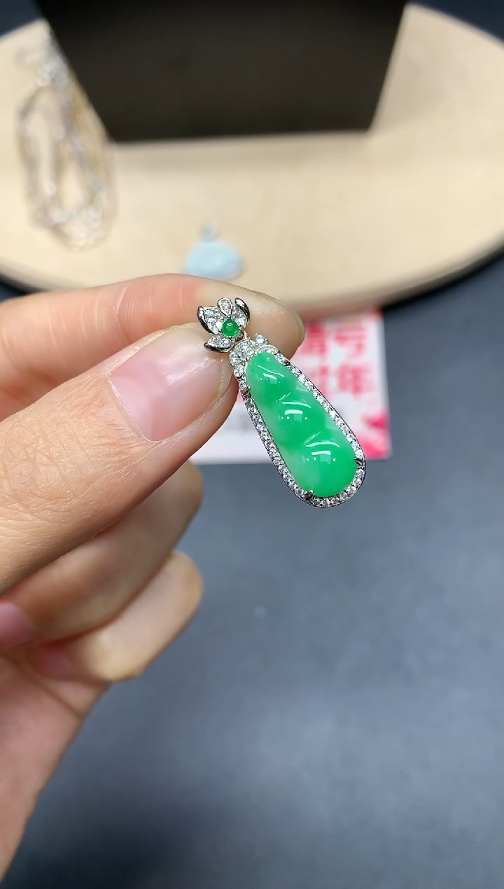 【闪购商品】翡翠吊坠(不含链)银S925镶嵌福豆【多样性发其一】
