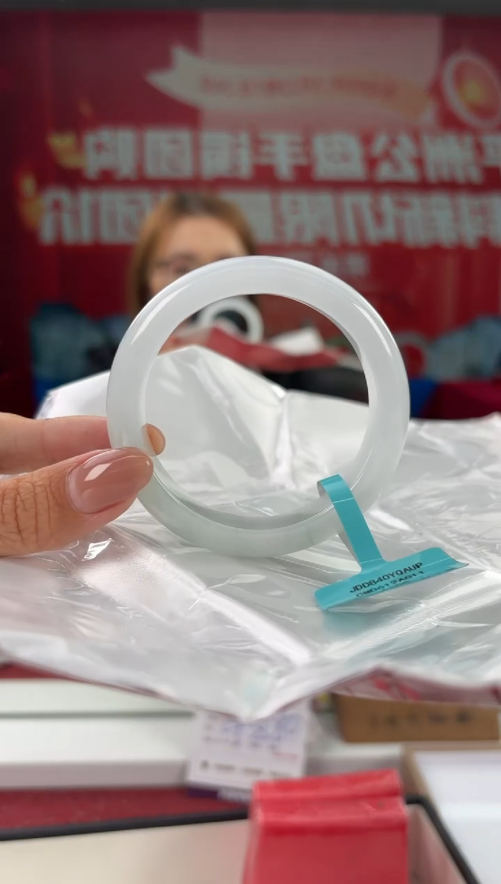 翡翠未镶嵌手镯23手镯