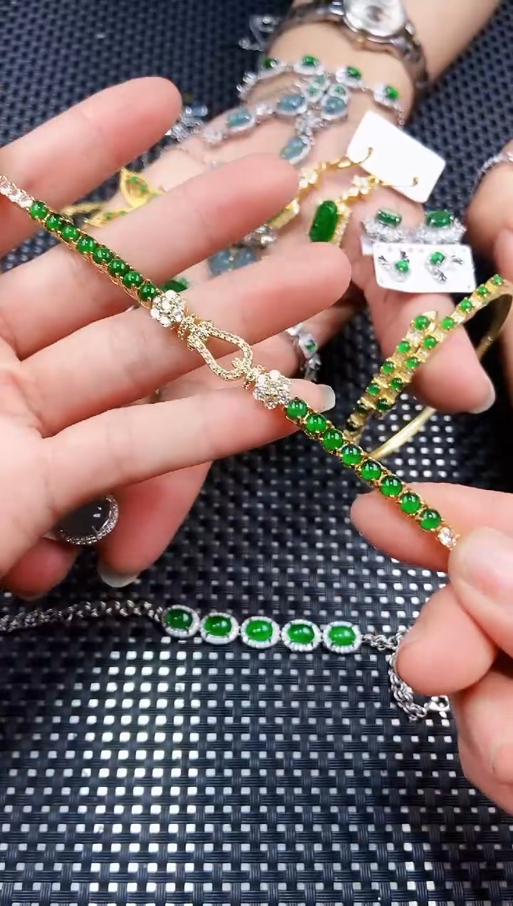 【闪购商品】翡翠手链未镶嵌111111111
