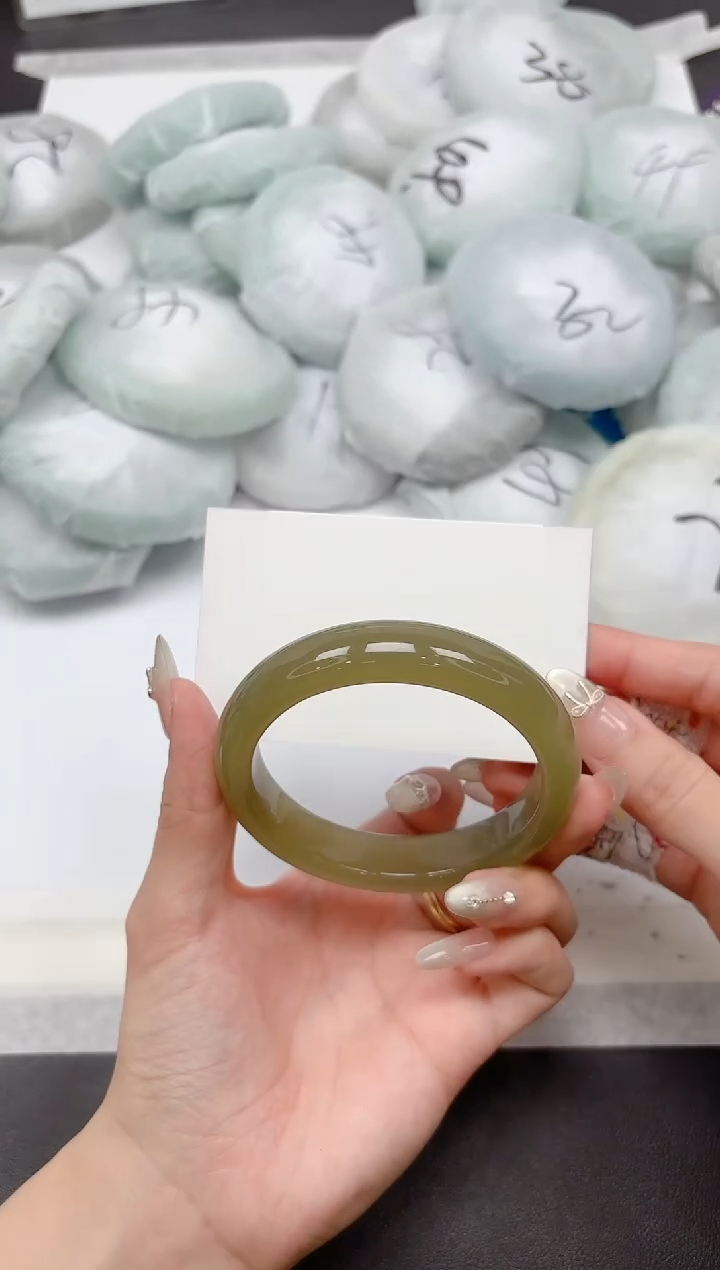 未镶嵌手镯石英质玉232-59.0