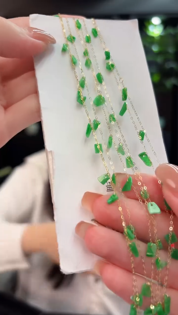 颈饰18K金镶嵌翡翠缅甸A货/多样性发货/一件