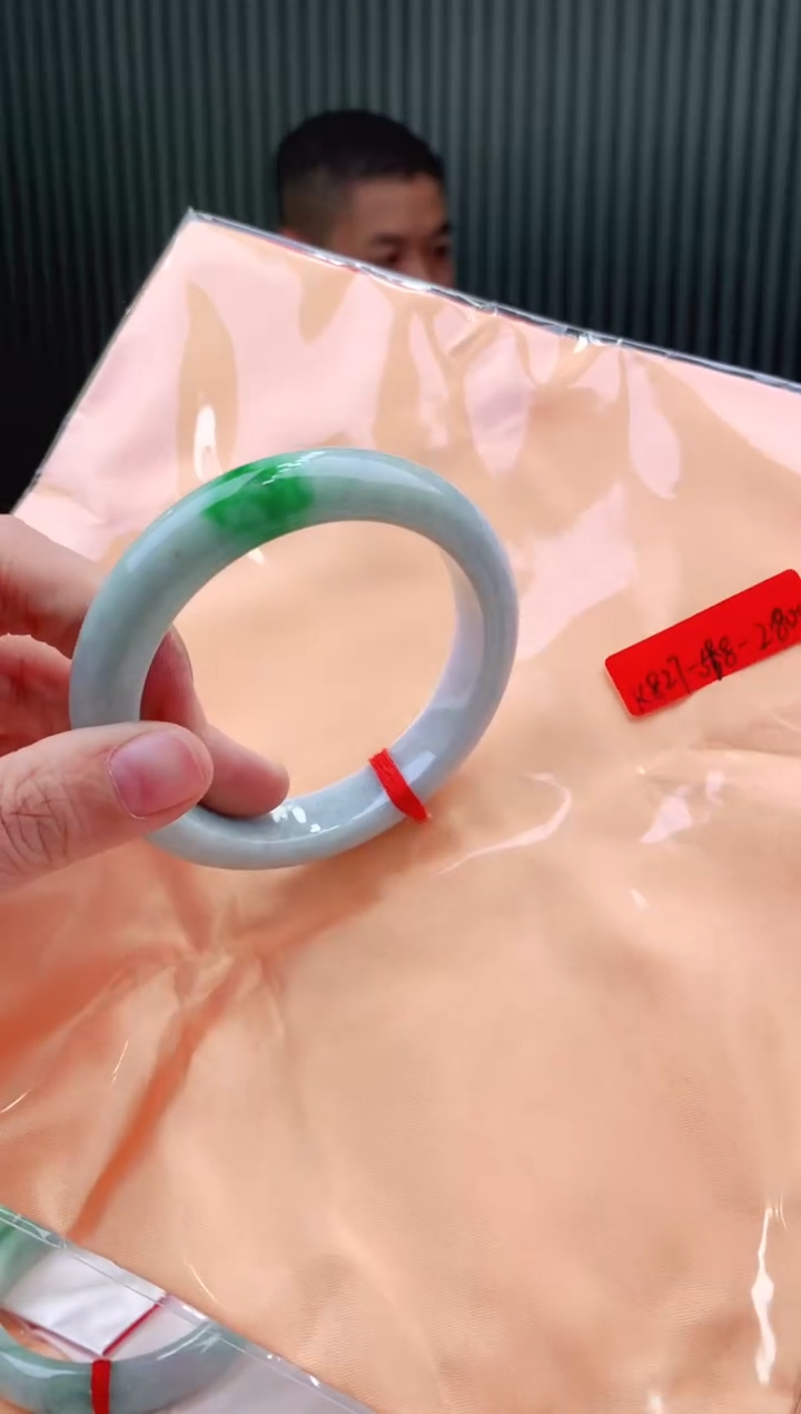 未镶嵌手镯翡翠58+