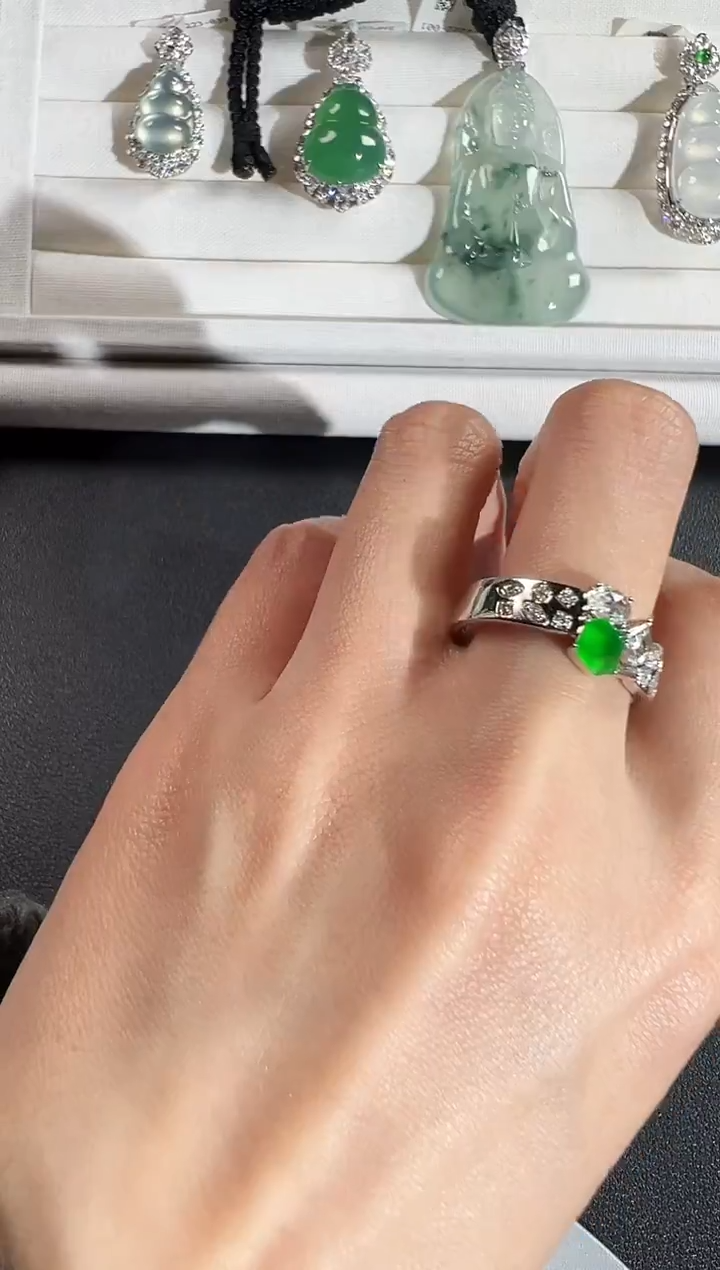 18K金镶嵌戒指翡翠KXLJ1223-012