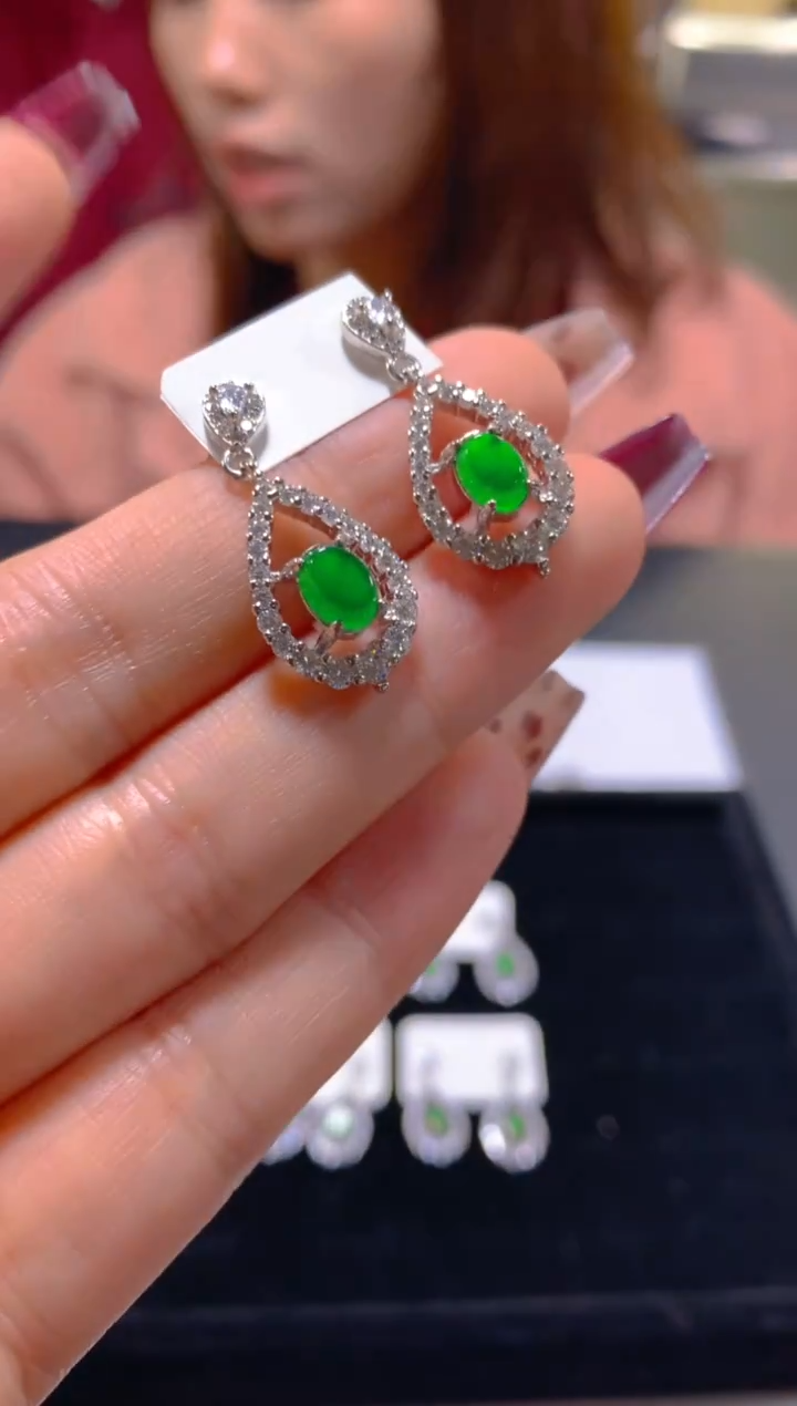 未镶嵌翡翠耳饰多样性发一