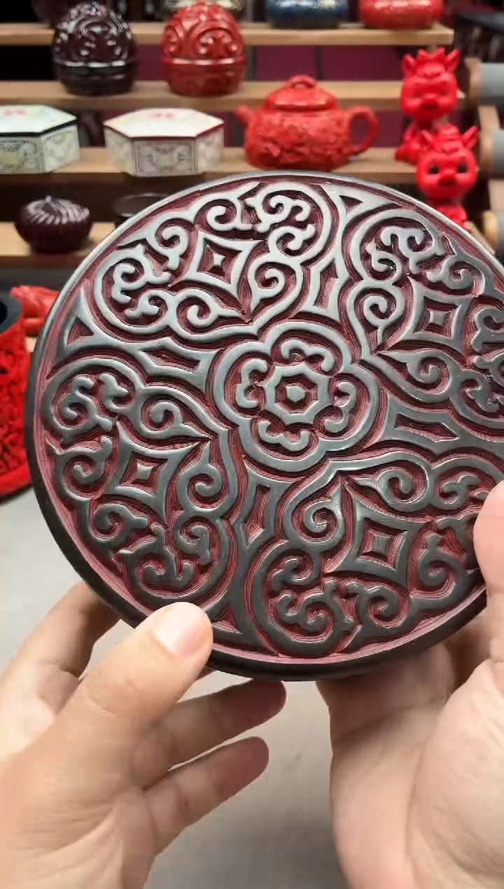 扬州漆器厂云雕漆直腔盒