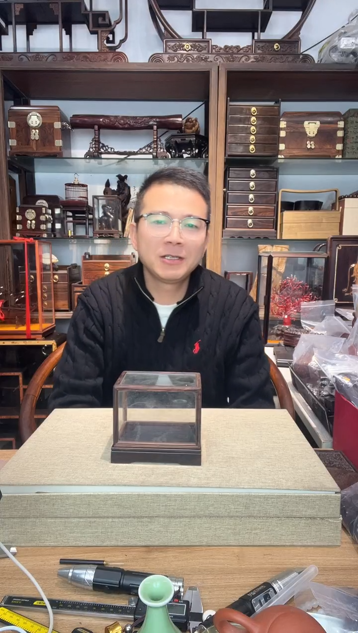 乌木类书架780微凹实木横式玻璃罩    瑕疵