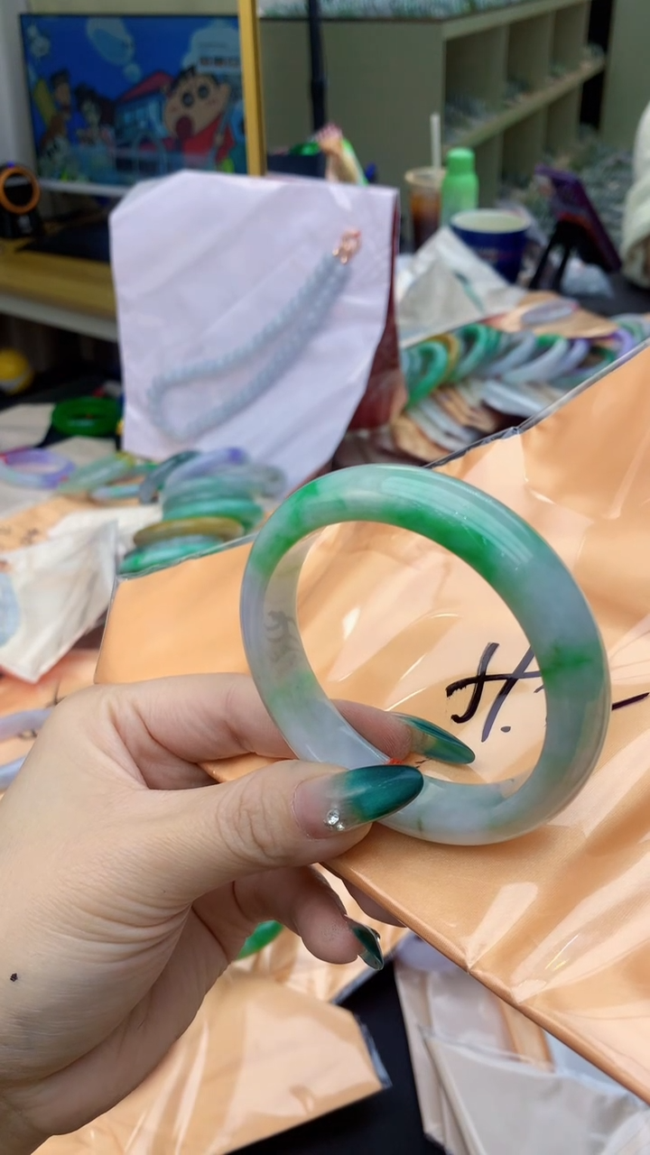 【闪购商品】翡翠手镯未镶嵌0565196352
