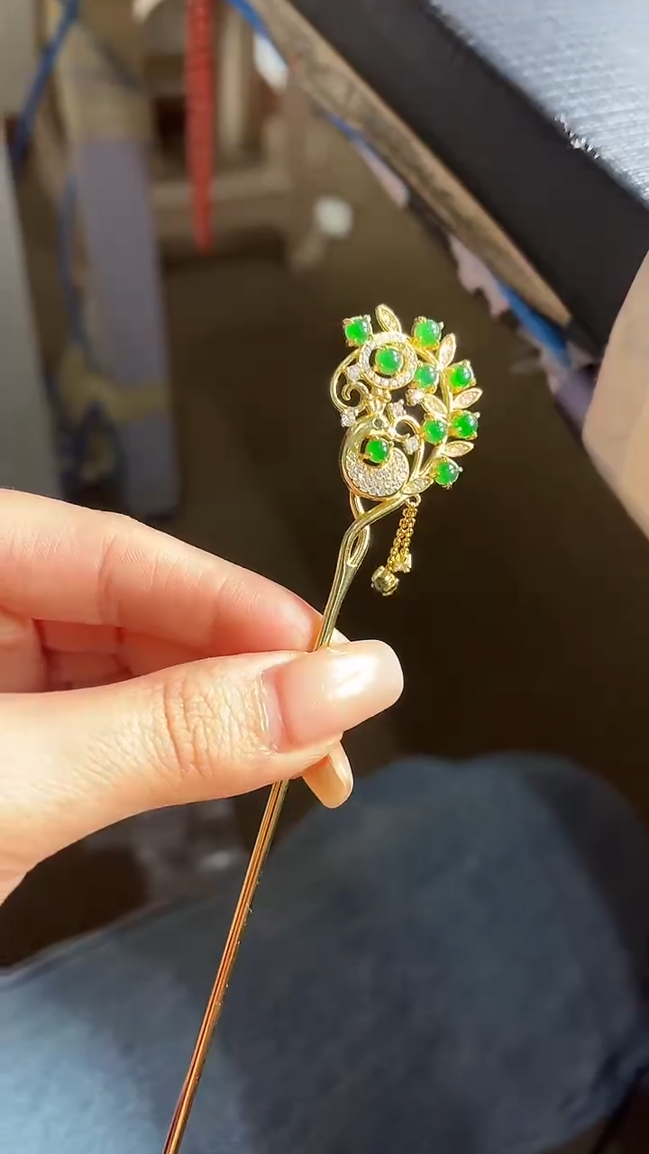 【闪购商品】翡翠颈饰未镶嵌100631238