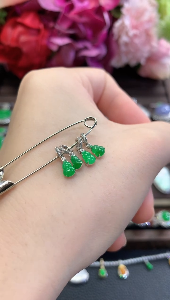 吊坠(不含链)18K金镶嵌翡翠秋日珠宝Q6多样性发货一件