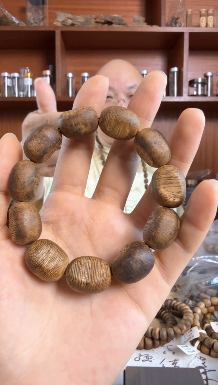 沉香手串奇楠沉香老乌身老料随形留疤单圈手串一条